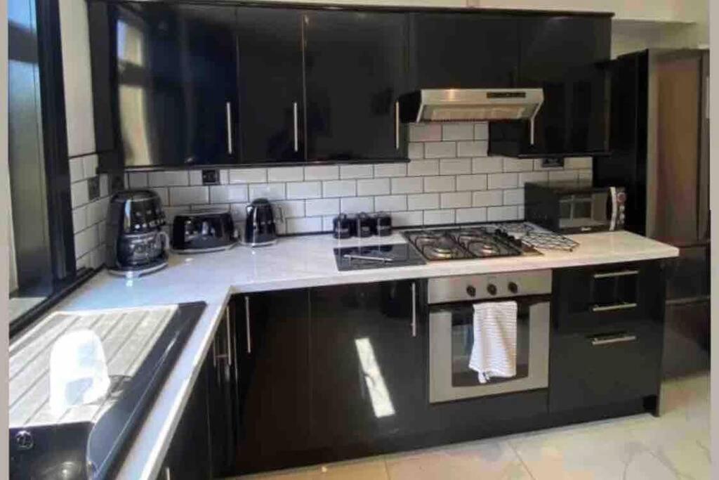 Lovely 2 Bedroom With Private Garden Edinburgh Bagian luar foto